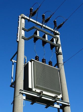 sous-stations montées sur la perche